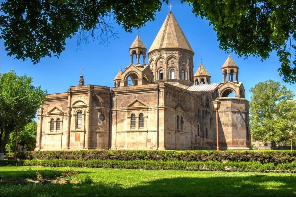 Echmiadzin short-term stays